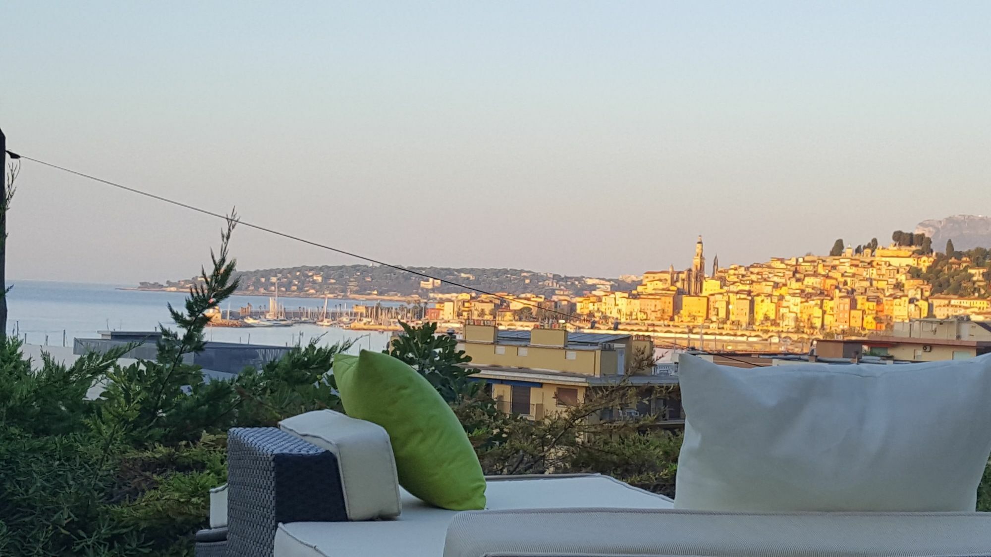 Cap Au Sud,Vue Panoramique Mer,Piscine Menton Luaran gambar
